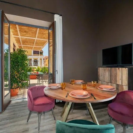 Maison Josephine Design With Terrace *
