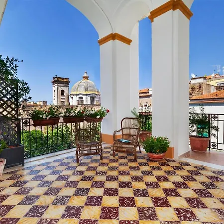 Maison Josephine Design With Terrace *