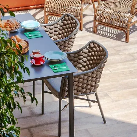Maison Josephine Design With Terrace